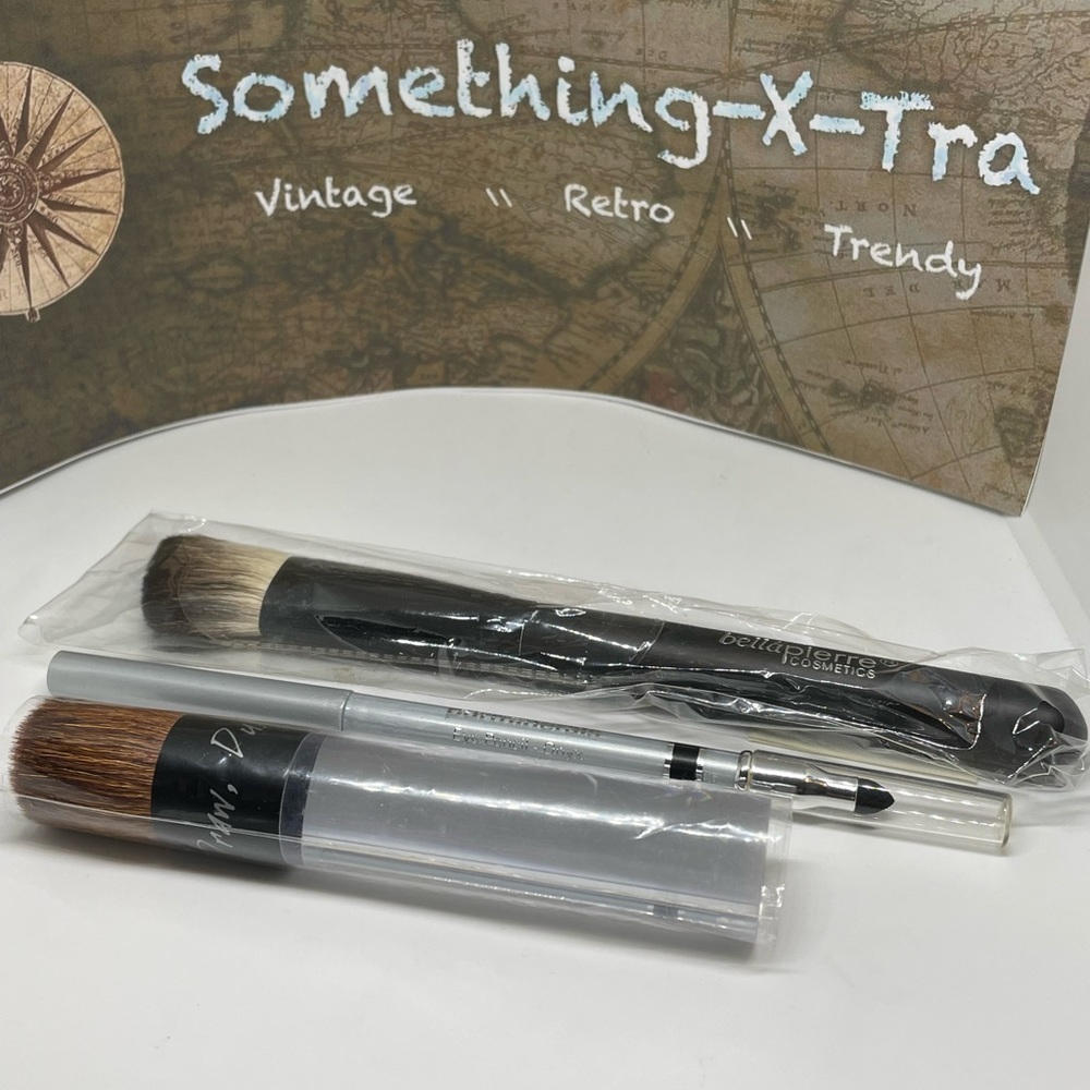 2 Assorted Brushes + Eye Pencil Onyx  #60